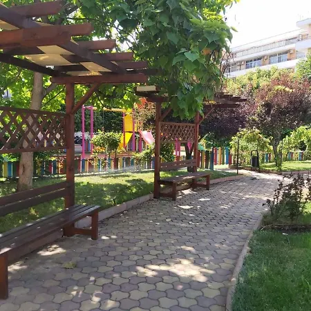 Kamelia Grand Apartments サニービーチ